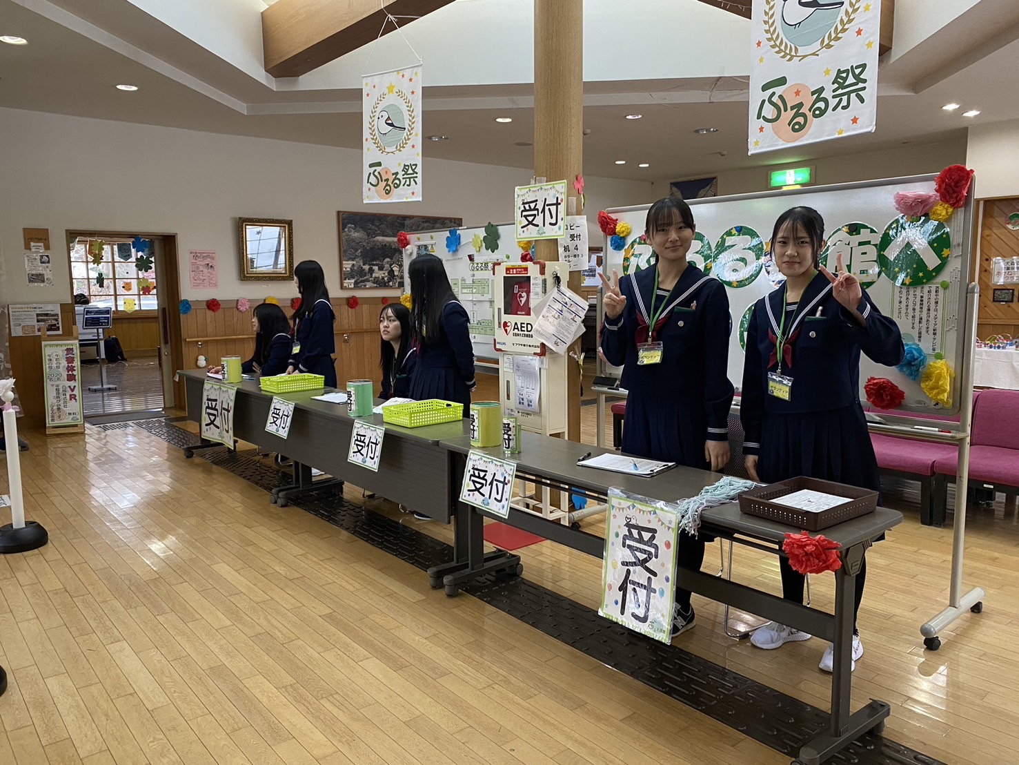 3月2日（日）『ふるる祭』に遺愛女子高等学校の2年生20名がボランティアとして参加しました。